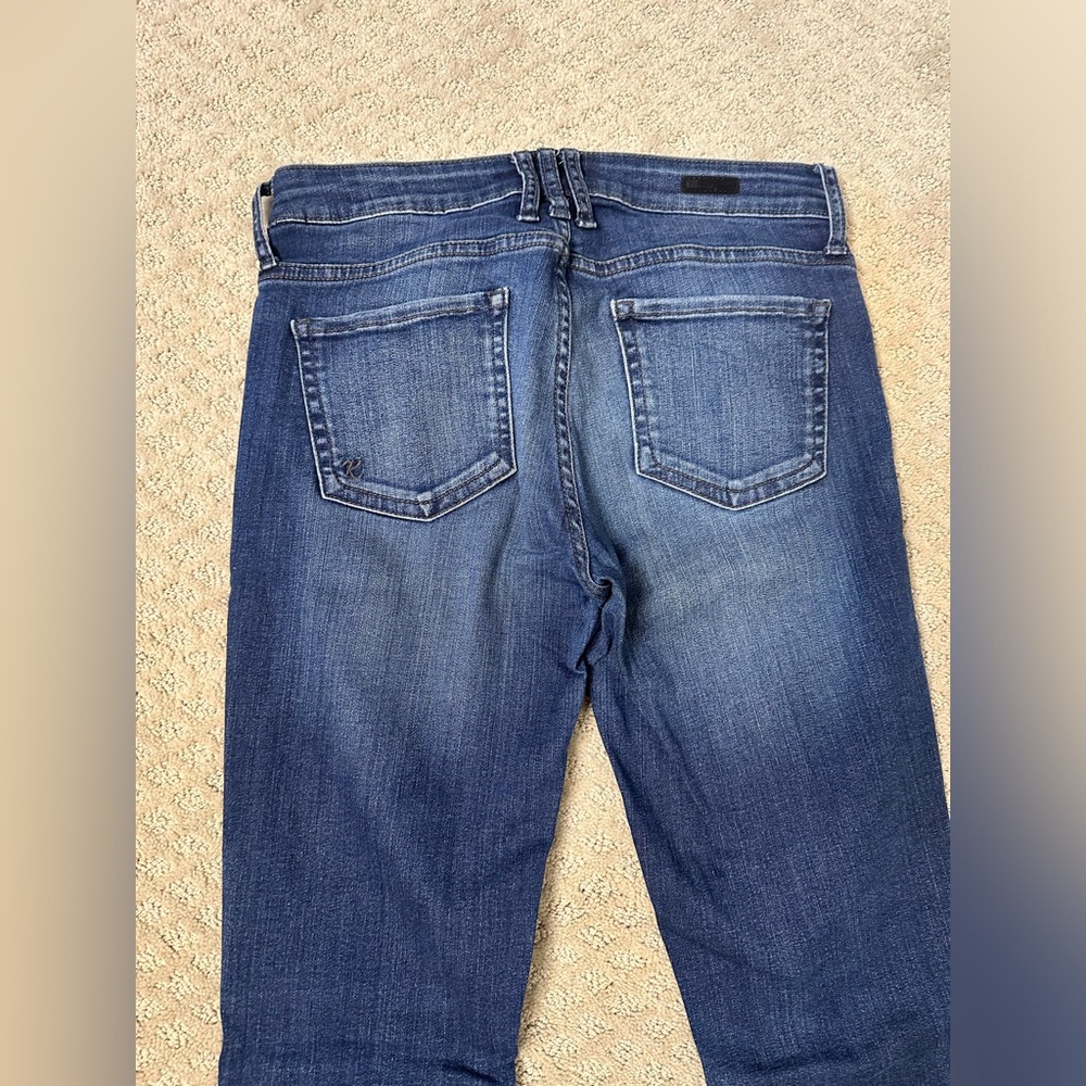 Sz 2 Kut from the Kloth Catherine Boyfriend medium wash light whisker jeans - Picture 3 of 8